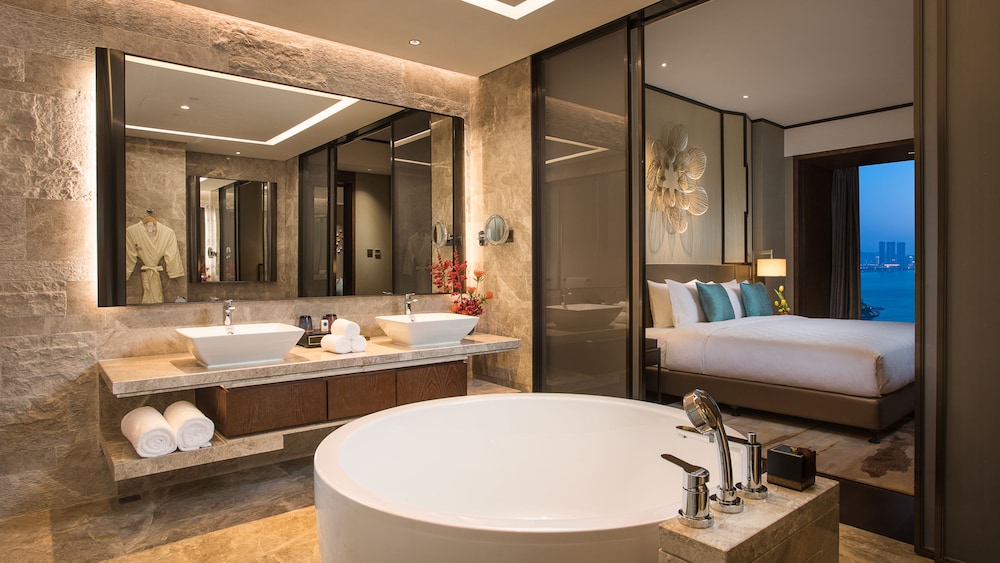 hualuxe xiamen haicang harbour view