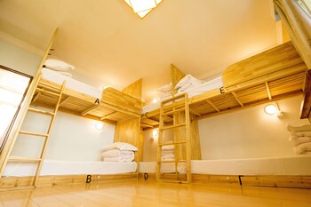 guilin cyan box hostel