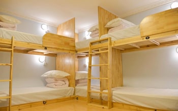 guilin cyan box hostel