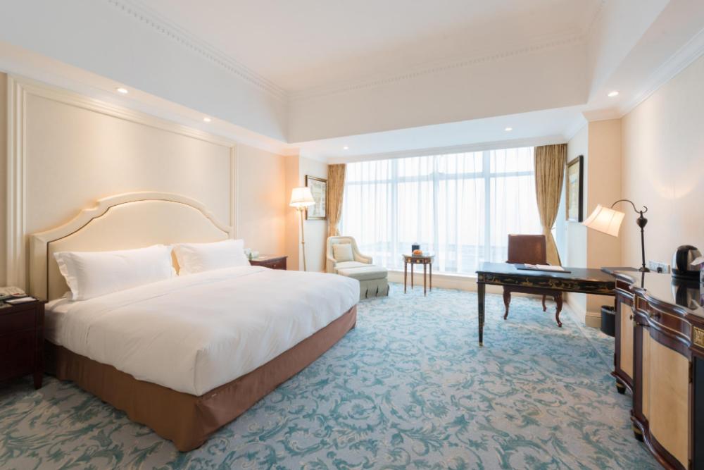 qingdao jinshi international hotel