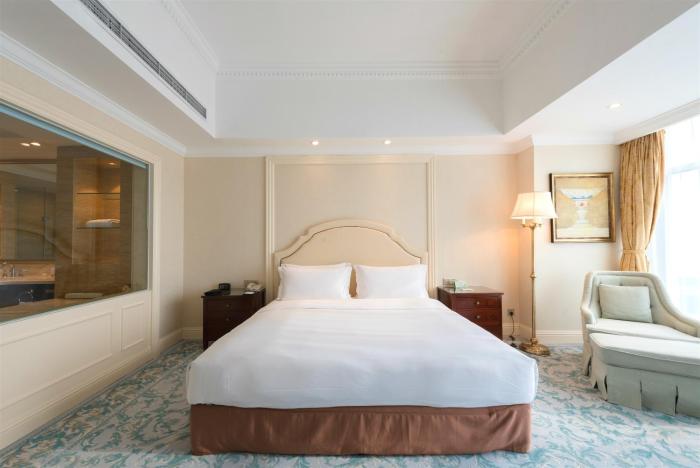 qingdao jinshi international hotel