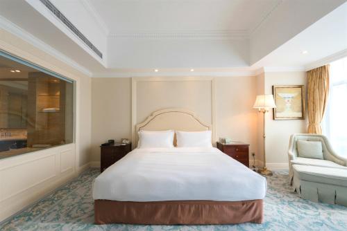 qingdao jinshi international hotel
