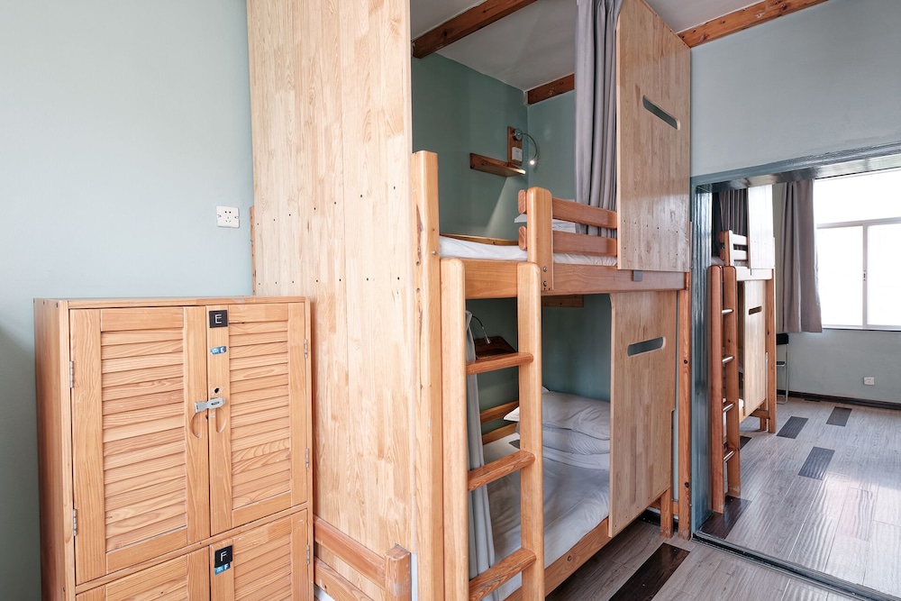 cloudland international youth hostel