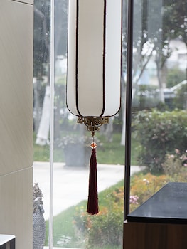 Shanghai-Deco Hotel,No. 815 Chen Yang Road,4 star