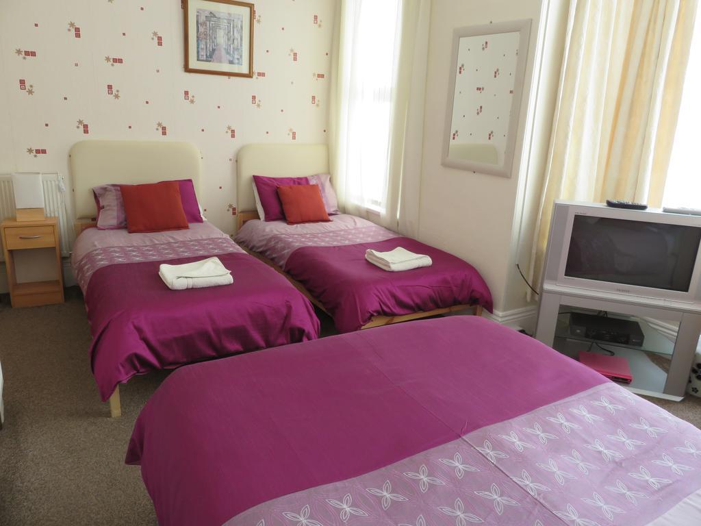 Oakwell Guest House,Driffield>>Bridlington,3 star