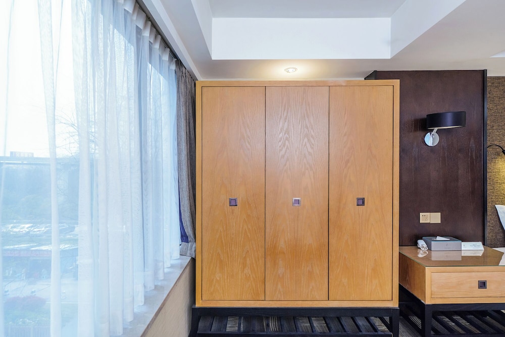 chongqing just inn hotel