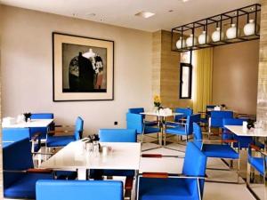 jinjiang inn select shanghai international tourist resort huinan safari park