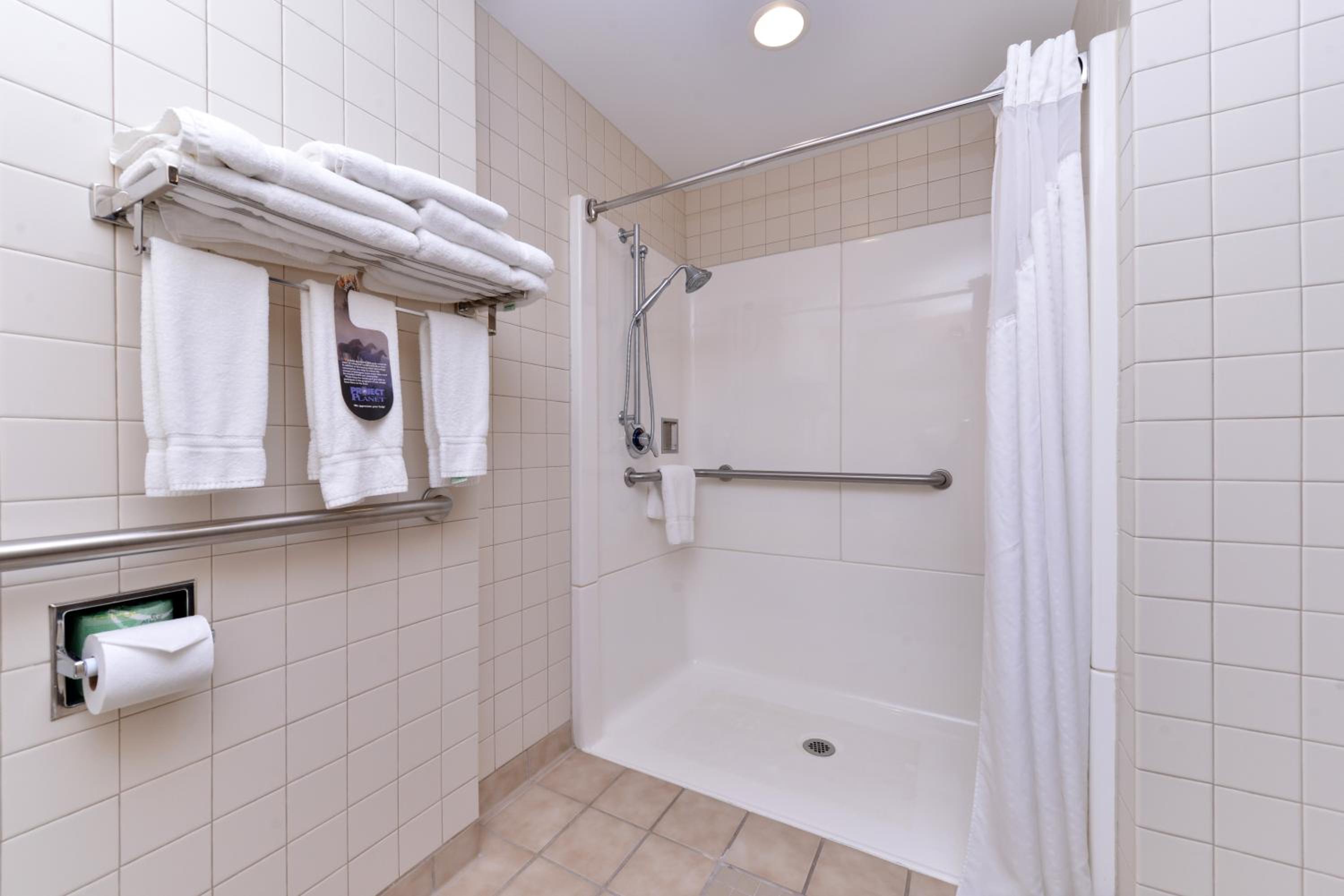 holiday inn express breezewood by ihg