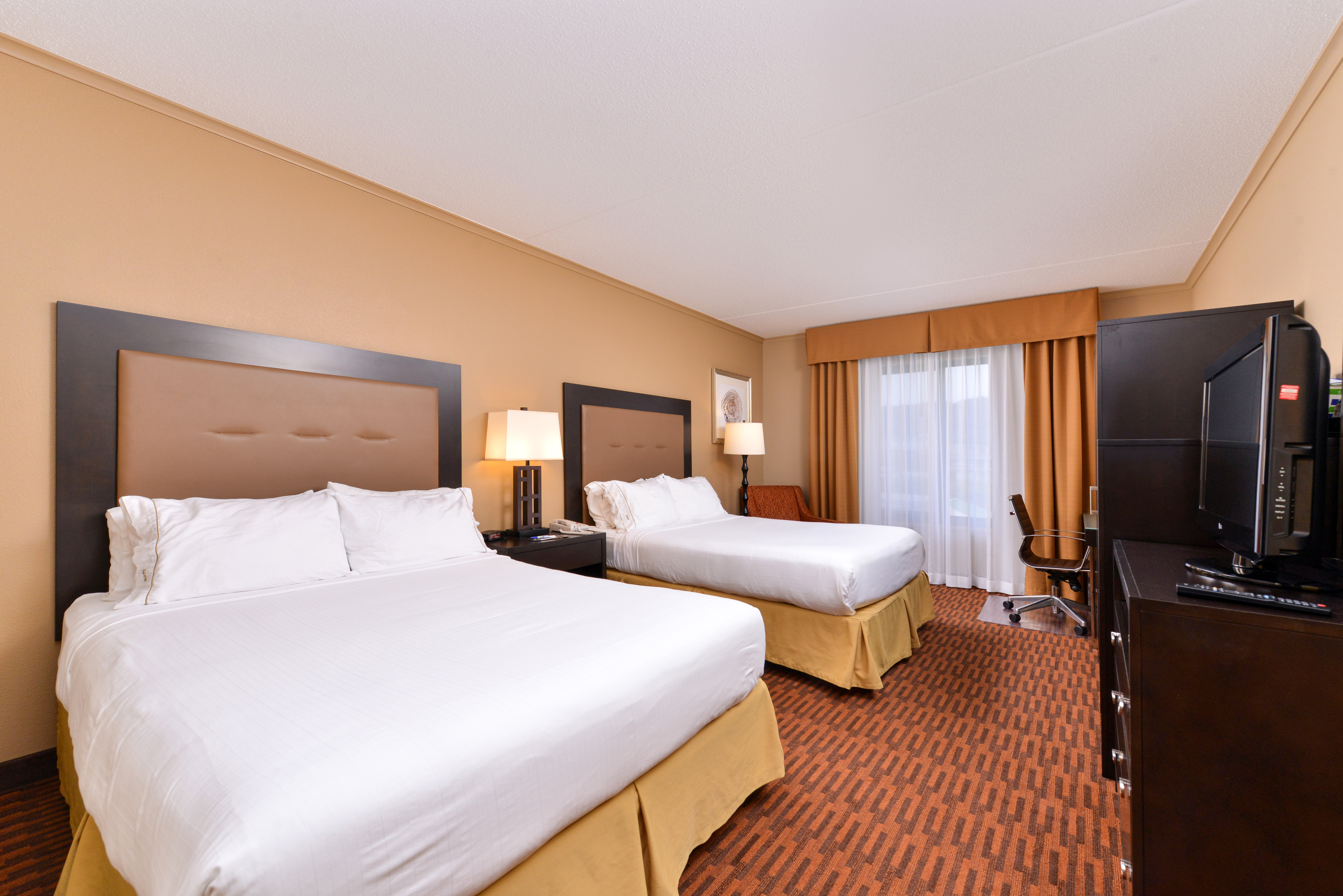 holiday inn express breezewood by ihg
