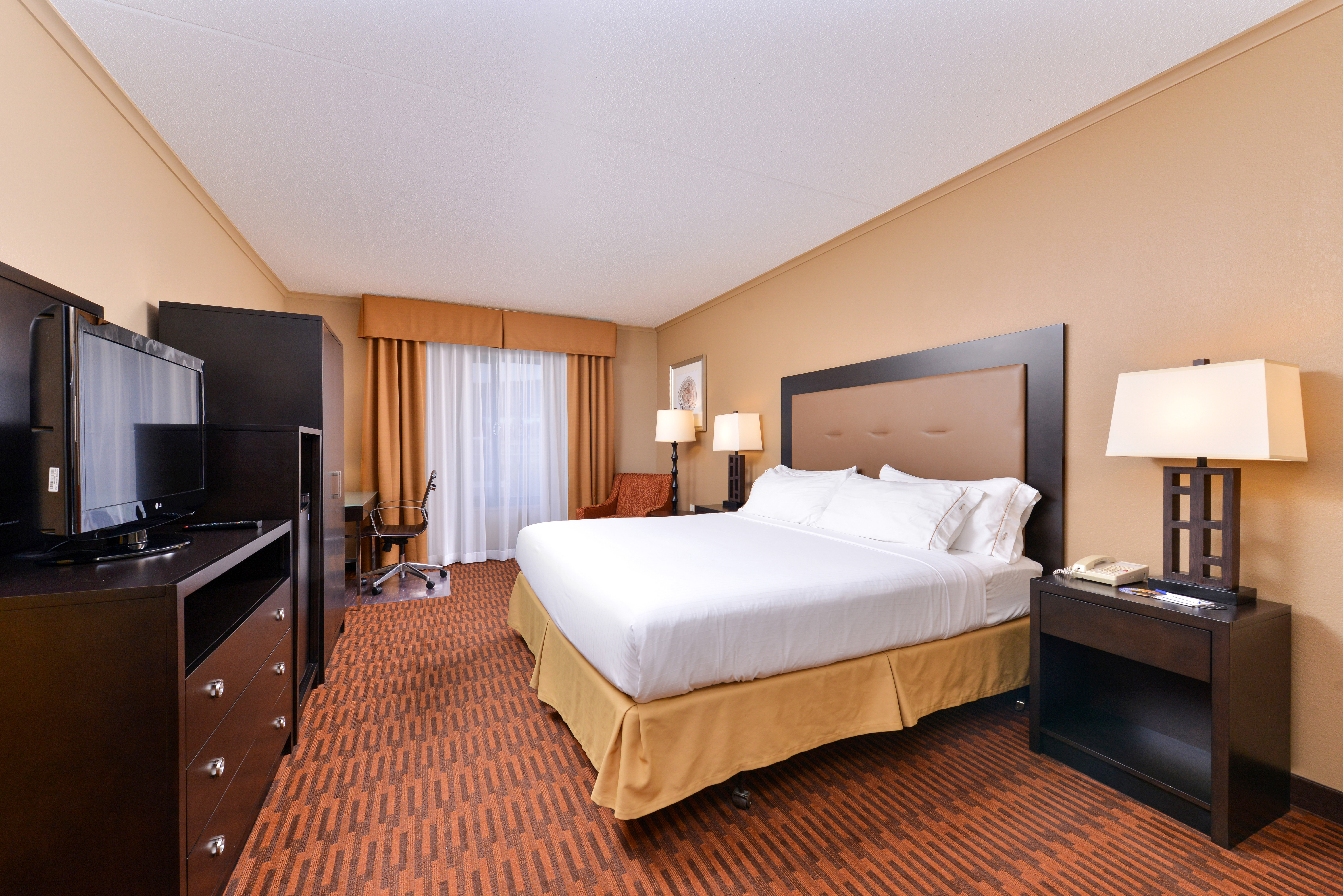 holiday inn express breezewood by ihg
