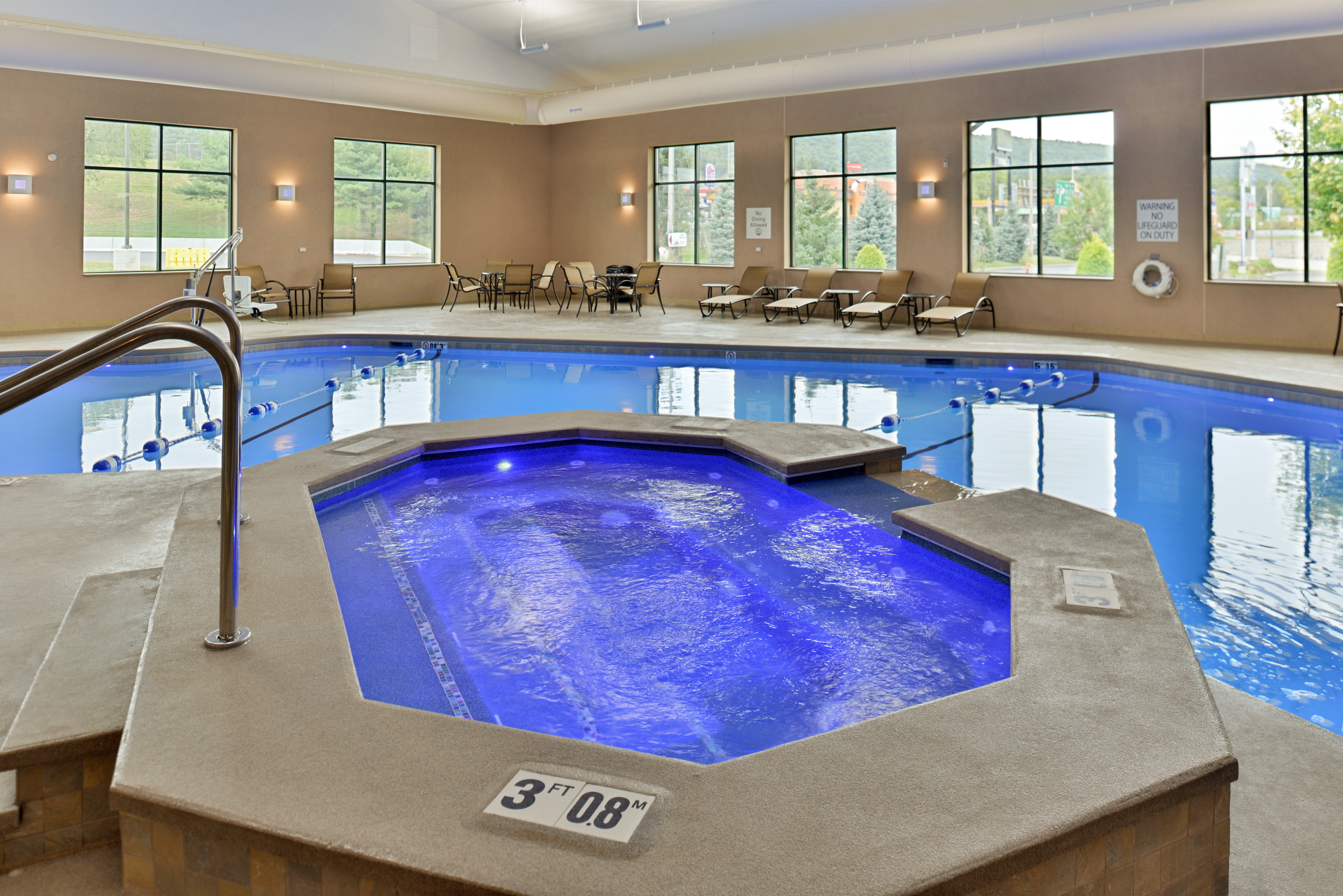 holiday inn express breezewood by ihg