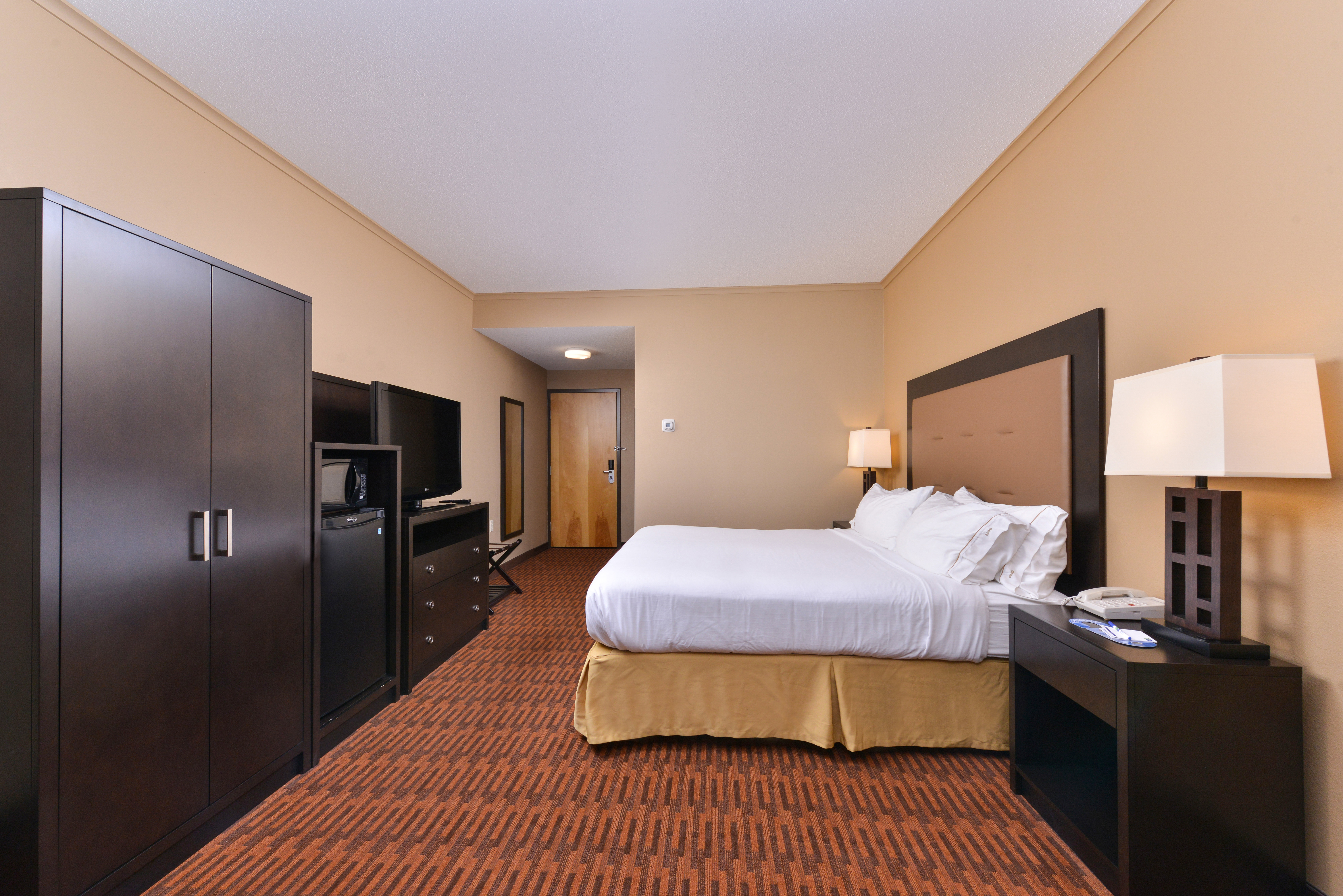 holiday inn express breezewood by ihg