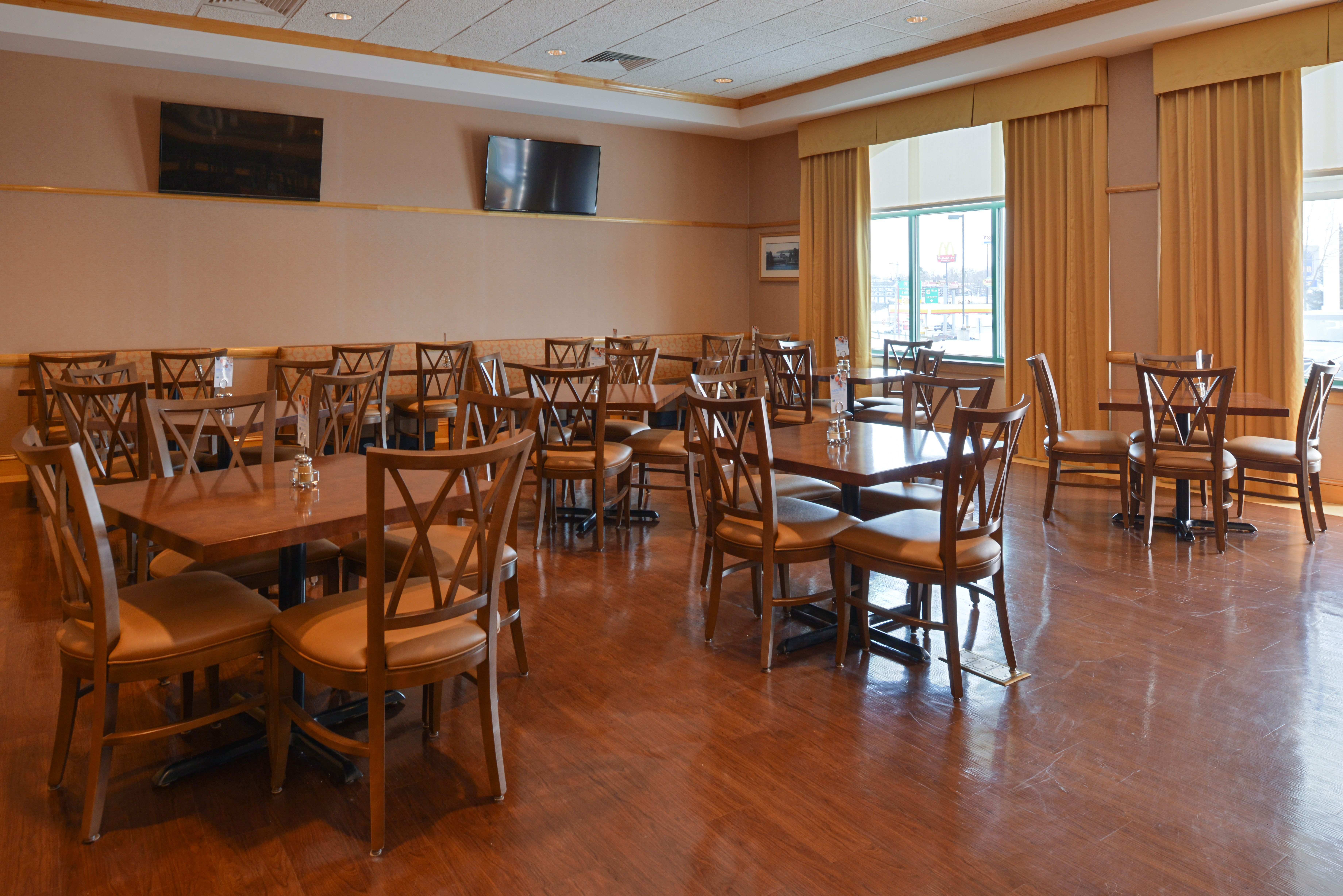 holiday inn express breezewood by ihg