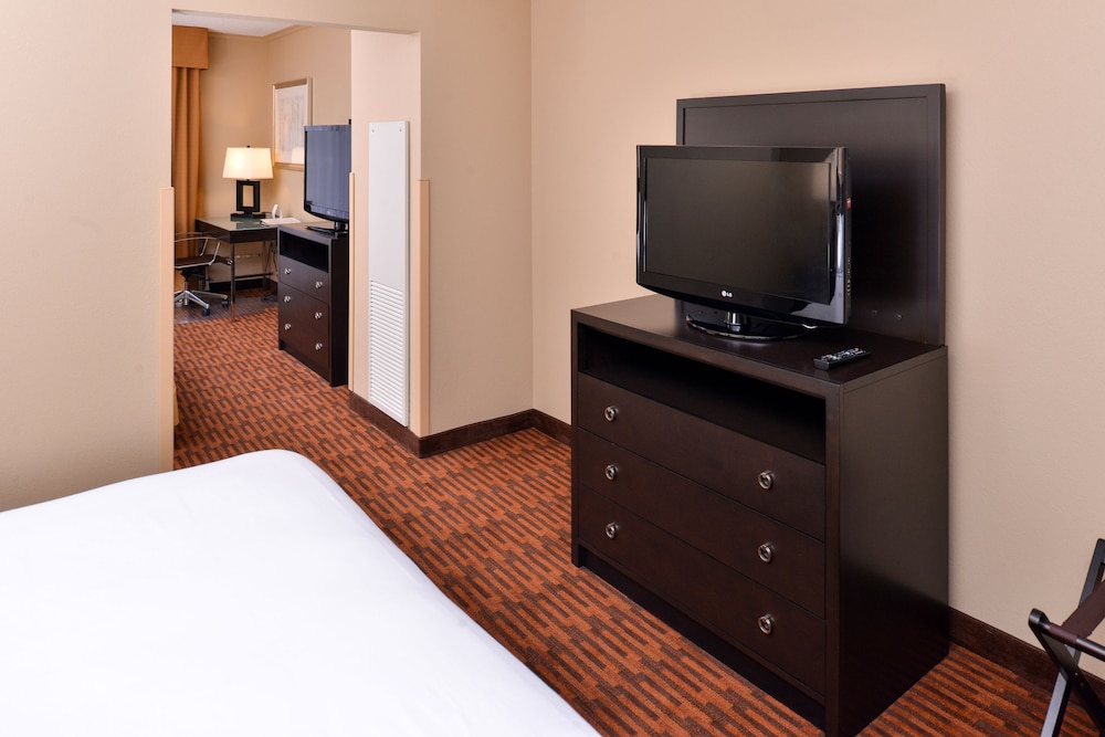 holiday inn express breezewood by ihg