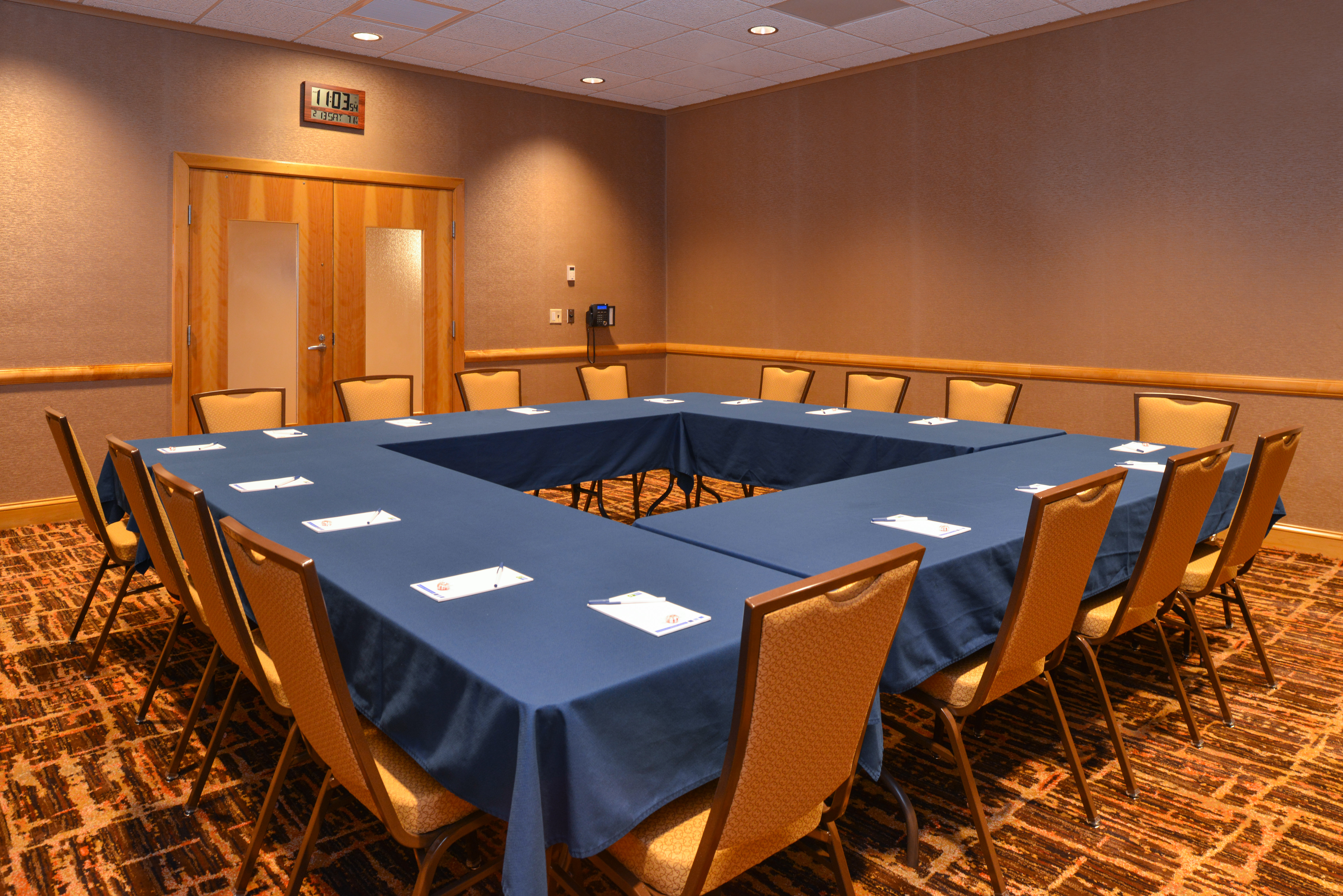 holiday inn express breezewood by ihg