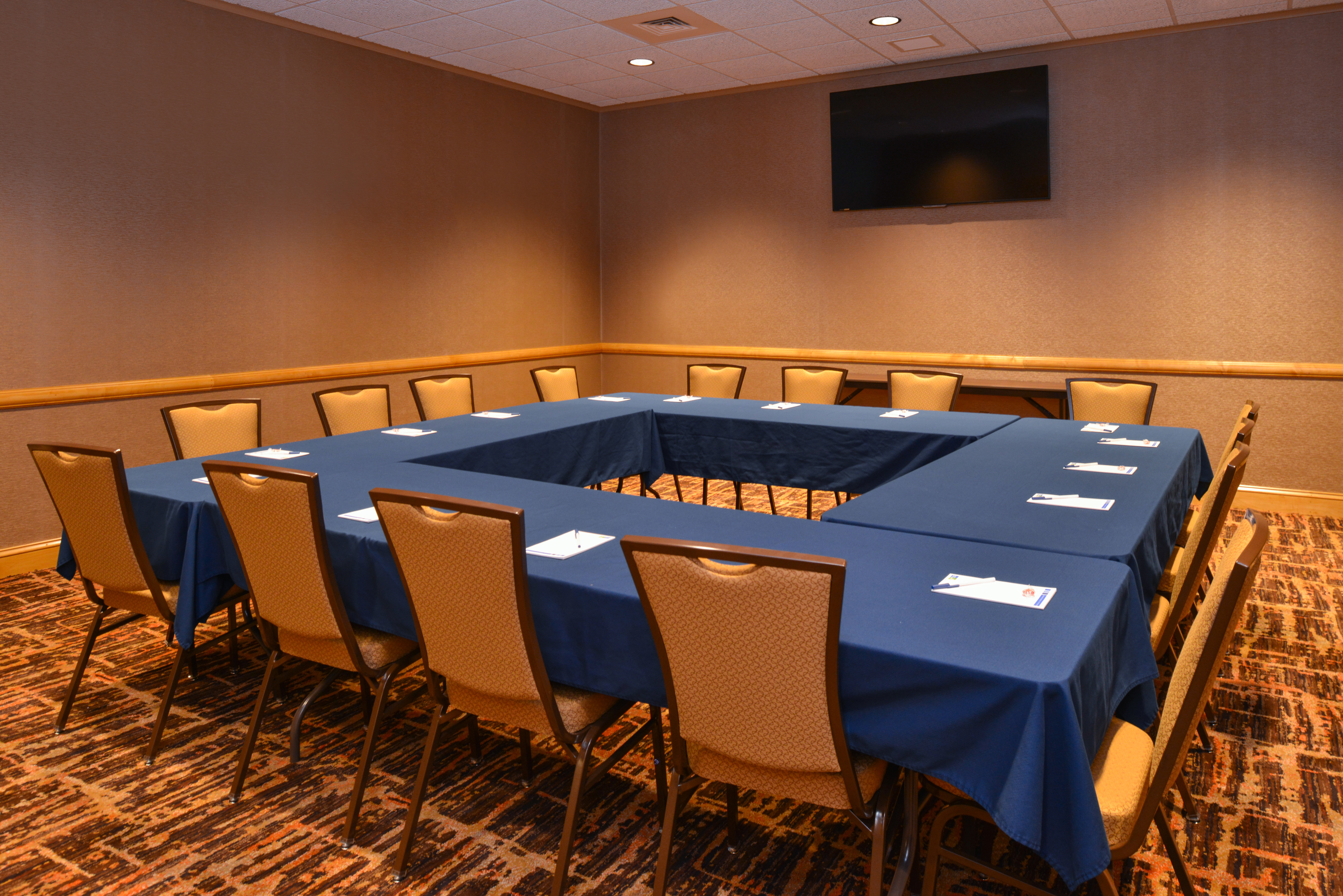 holiday inn express breezewood by ihg