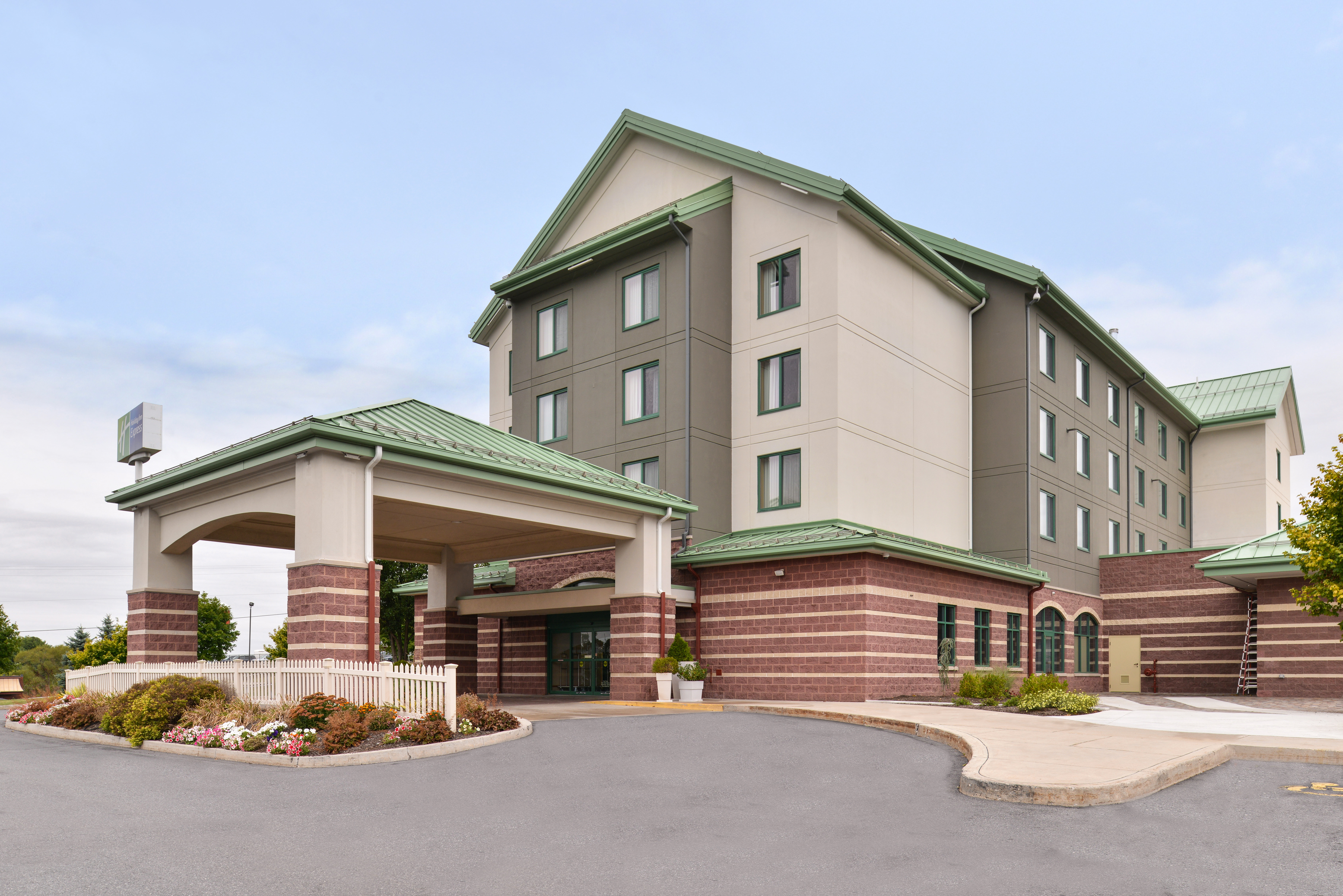 holiday inn express breezewood by ihg