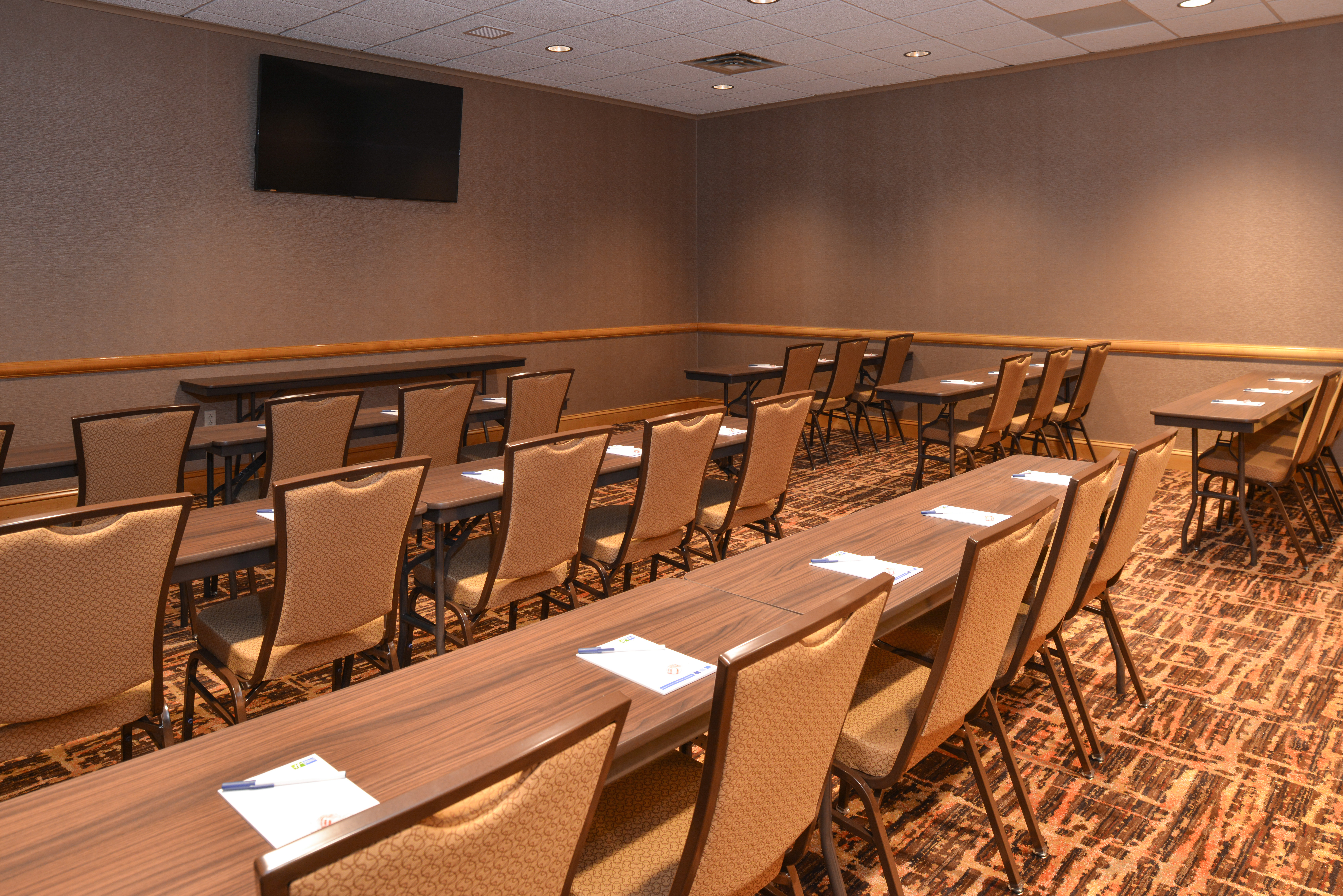 holiday inn express breezewood by ihg