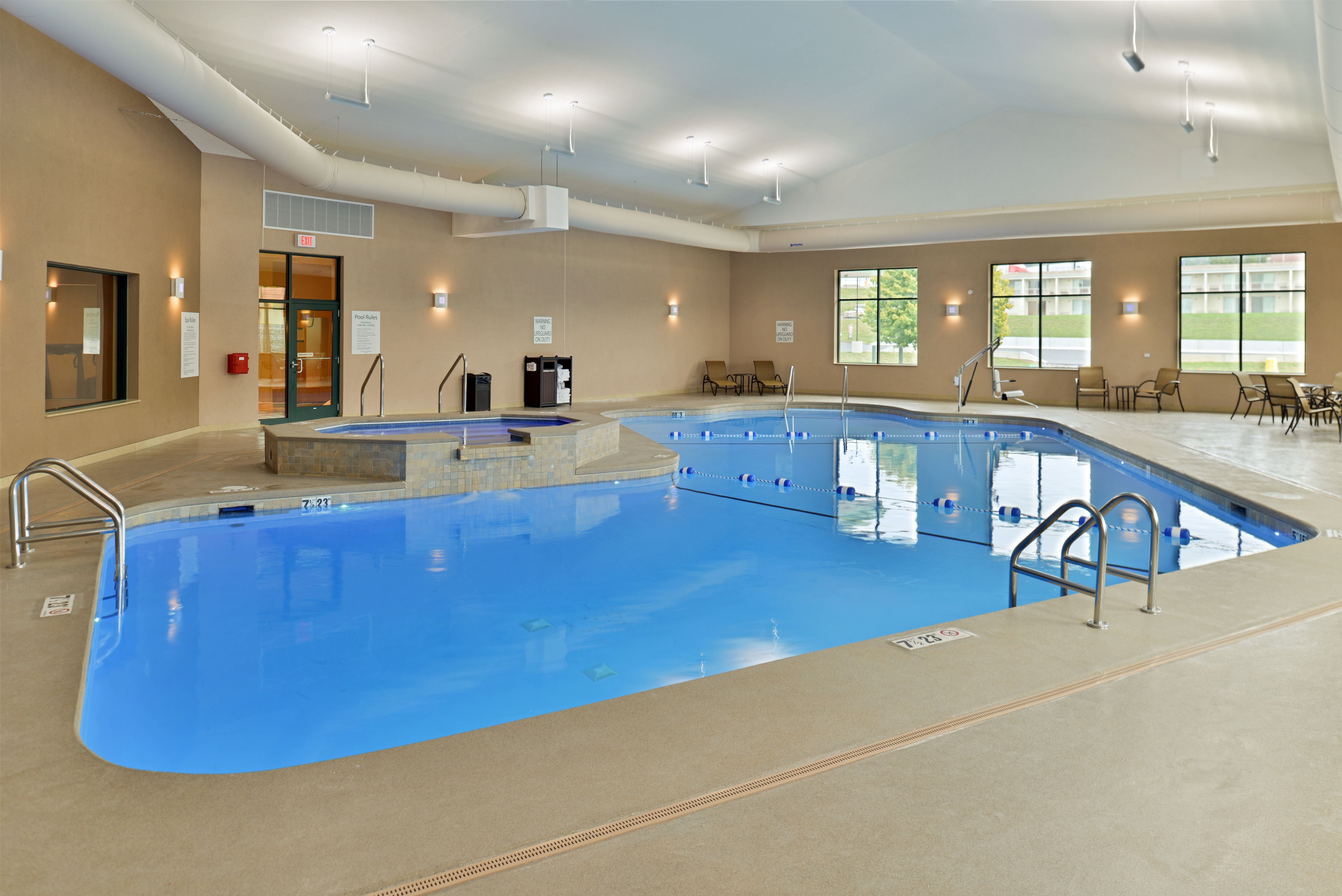 holiday inn express breezewood by ihg