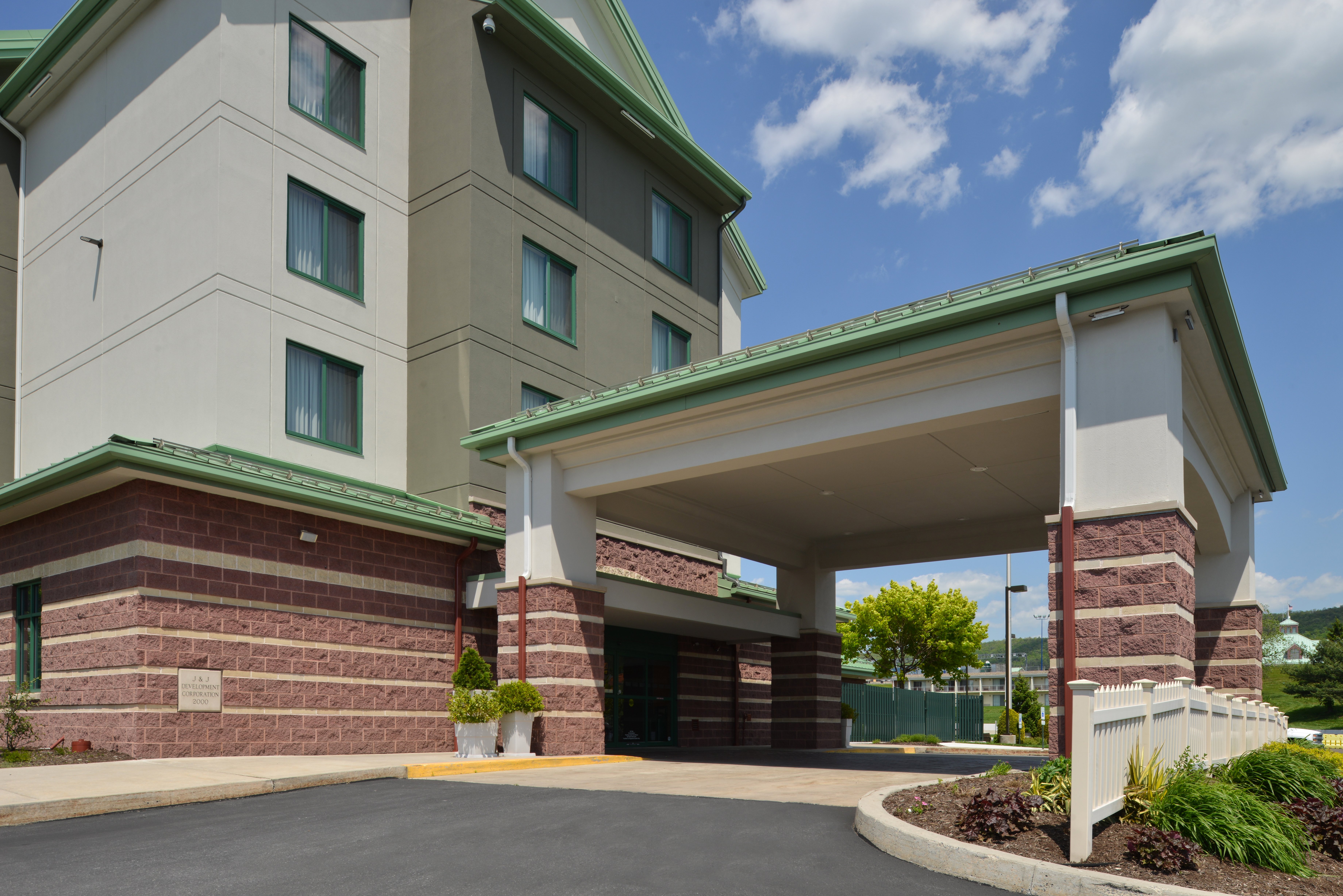 holiday inn express breezewood by ihg