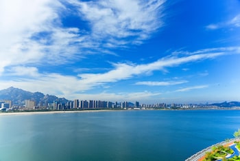 doubletree by hilton qingdao oriental movie metropolis