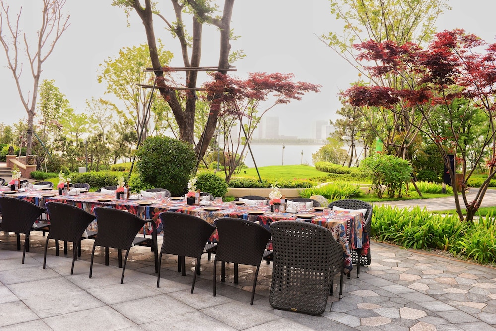 doubletree by hilton qingdao oriental movie metropolis