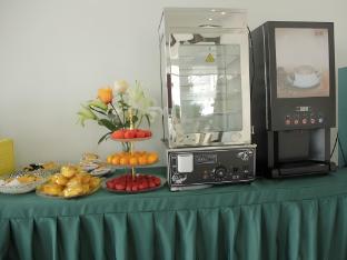 vatica tianjin jinghai bus station home world plaza hotel