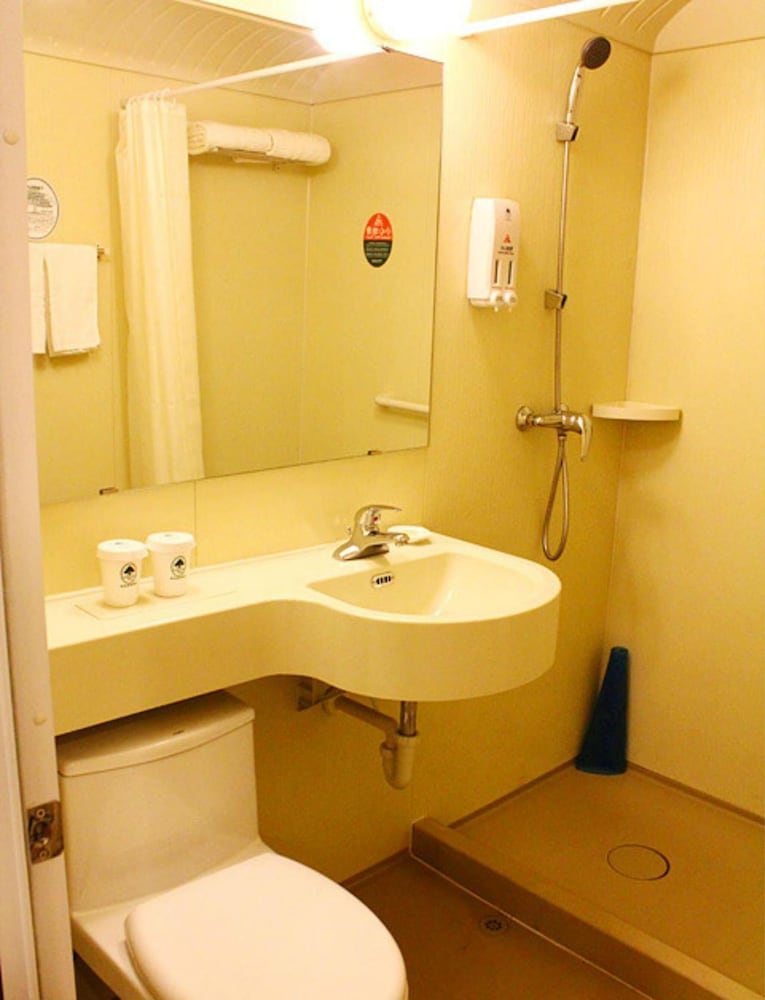 greentree inn tianjin jinnan shuanglin metro station express hotel