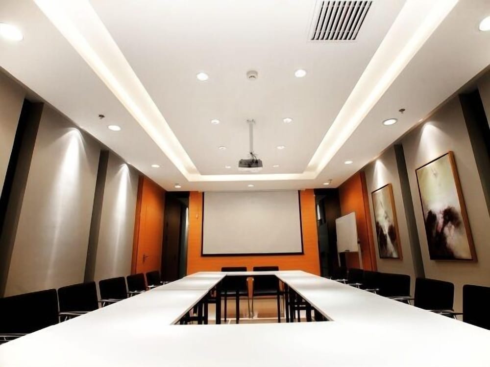 jinjiang inn baoqou salaqi railway station