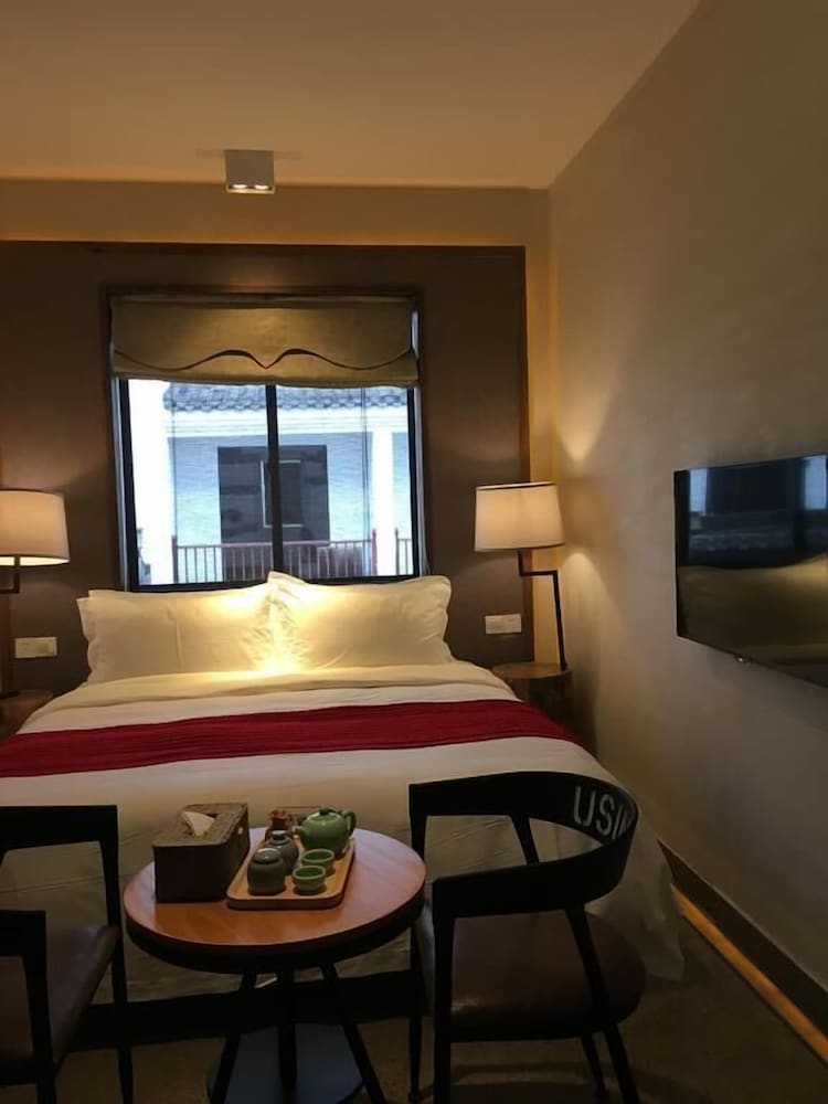 huangshan huizhou creek villa