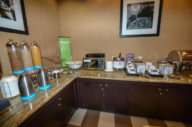 hampton inn and suites bremerton