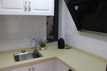 yue jia apartment shenzhen bay branch