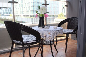 yue jia apartment shenzhen bay branch