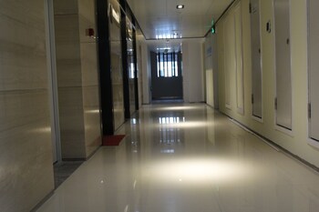 yue jia apartment shenzhen bay branch