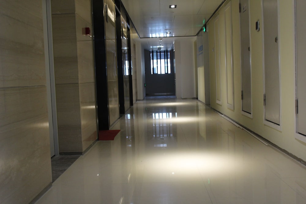yue jia apartment shenzhen bay branch