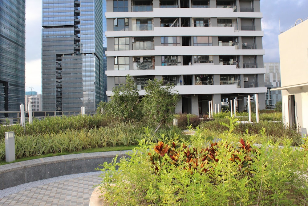 yue jia apartment shenzhen bay branch