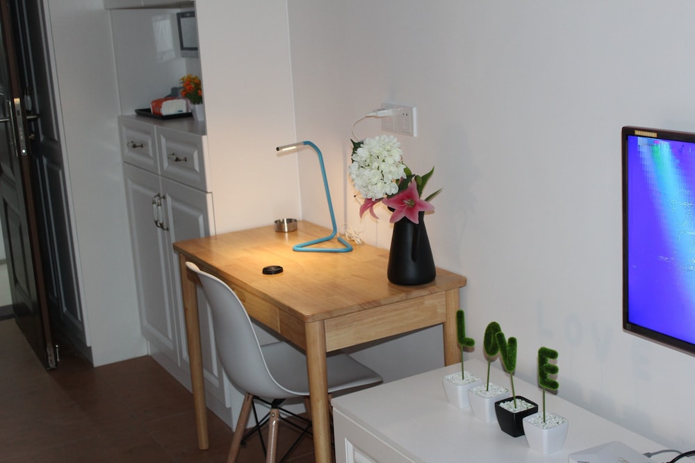 yue jia apartment shenzhen bay branch