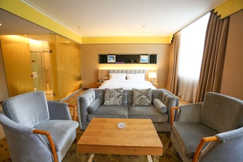 vilu reef international hotel