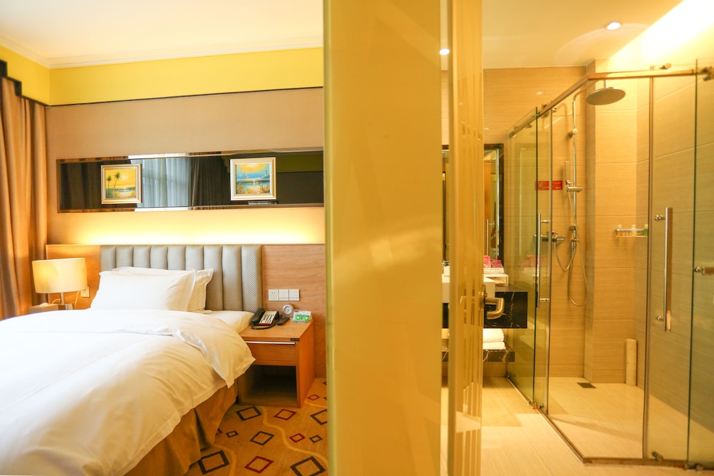 vilu reef international hotel