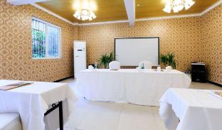 vilu reef international hotel