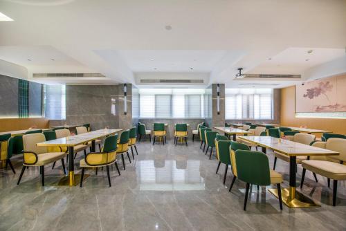yiwu baide theme hotel