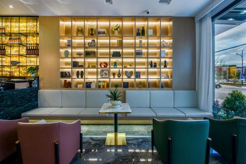 yiwu baide theme hotel