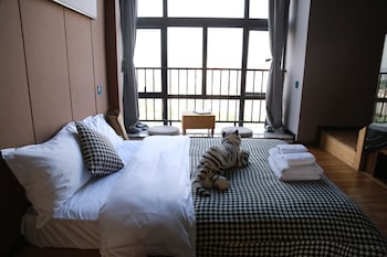 lavendar apartment chimelong branch