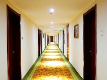 Greentree Inn Liaocheng Town Dongchang Road Zhuanpan Business Hotel,Liaocheng>>Jining,3 star