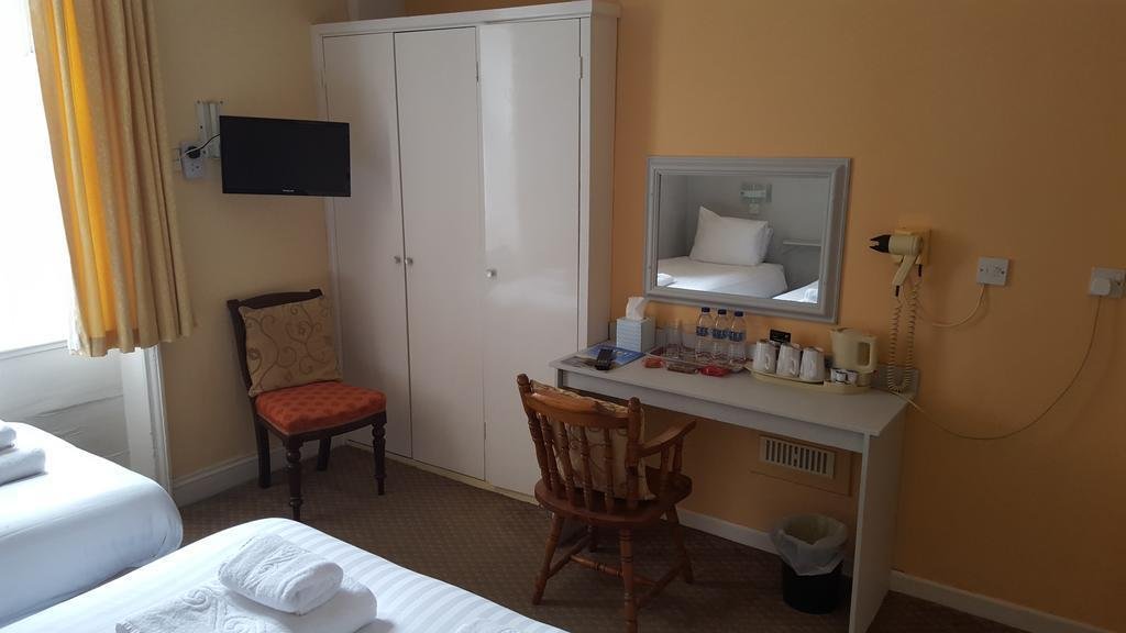 Alexandra Hotel,Weymouth>>Dorset,3 star