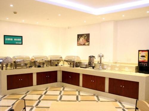 greentree inn shanghai jinxiu road business hotel