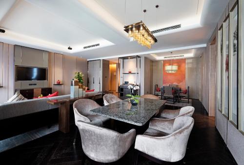 hualuxe wuhu an ihg hotel
