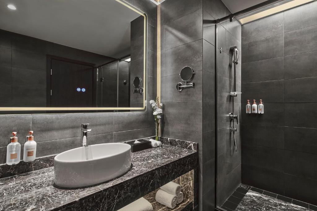 crowne plaza shanghai jinshan by ihg
