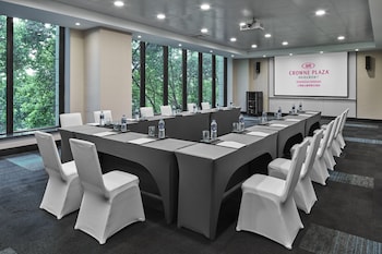 crowne plaza shanghai jinshan by ihg