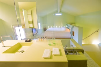 Domaine Des Andéols,Avignon>>Apt,4 star